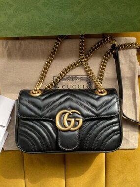 GUCCI Black Leather GG Marmont Shoulder Bag